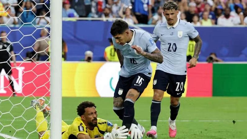 Instabilidade defensiva reaparece e deixa o Uruguai em apuros