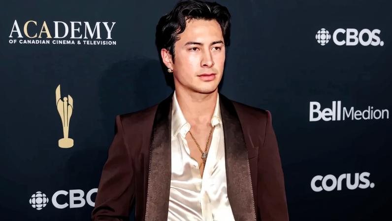 Hudson Williams is reportedly deeply regretful over a pic of him with a swastika drawn on his forehead that resurfaced on social media over the weekend. He's pictured here last month at the Canadian Screen Awards.