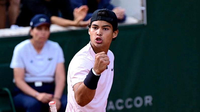 Guto vence Storck e avança à final de Roland Garros