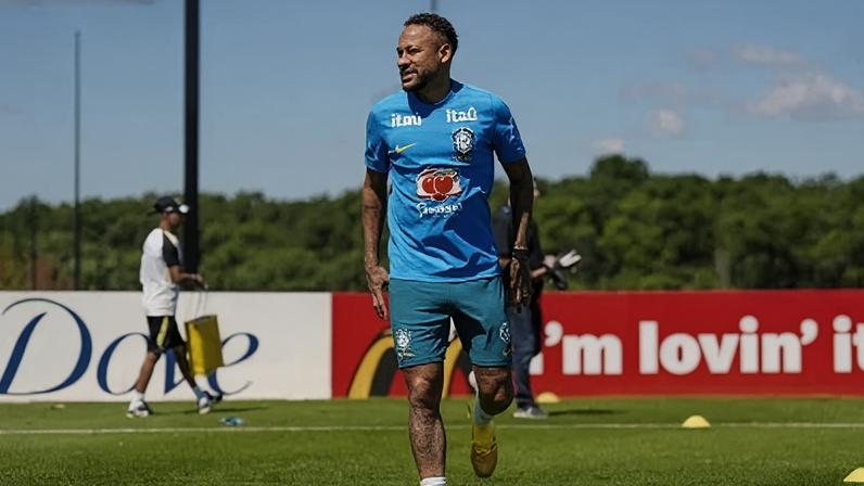 Neymar volta a treinar com a Seleção e reforça expectativa por retorno