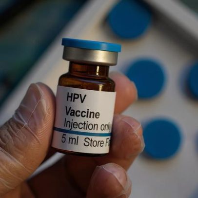 Vacina HPV zera mortes por câncer de colo do útero entre jovens na Inglaterra