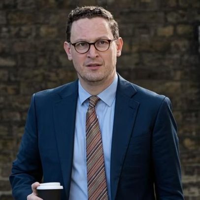 Darren Jones afirma que não disputará liderança do Labour contra Andy Burnham