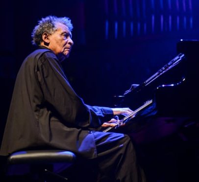 Pianista de jazz sul-africano Abdullah Ibrahim morre aos 91 anos