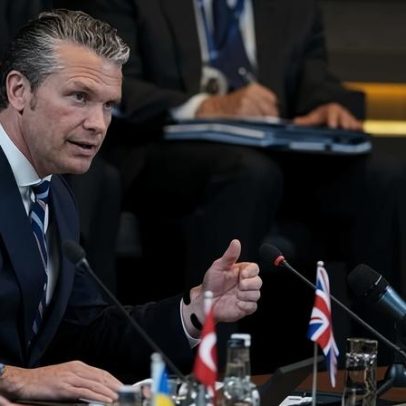 Pete Hegseth acusa países da OTAN de contribuição desigual em discurso