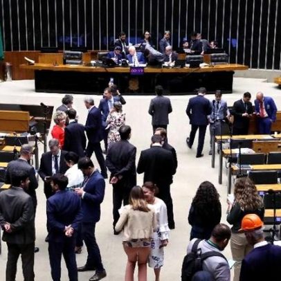 Debate político perde espaço público e gera pouca comoção