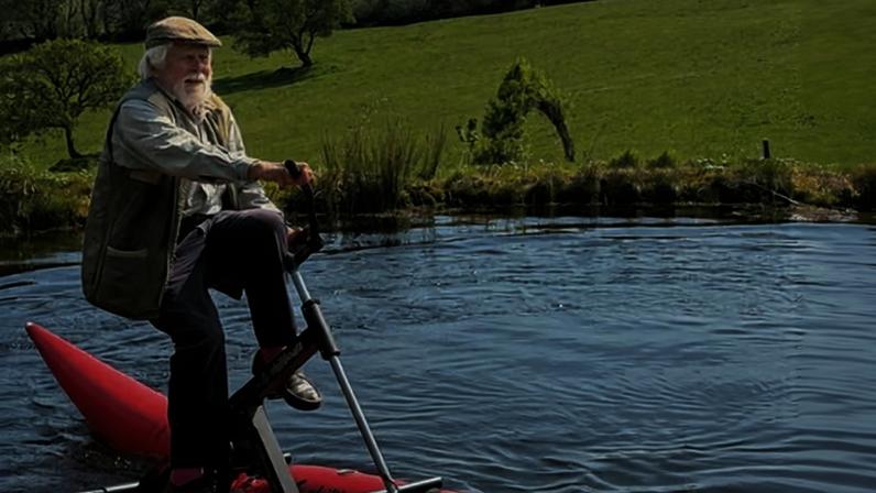 Ativista da floresta Amazônica, 90 anos, vai pedalar 104 milhas pelo Tâmisa