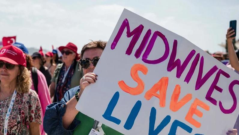 People attend a Midwives March in Lisbon on 13 June, the day before the opening of 34th International Confederation of Midwives congress.
