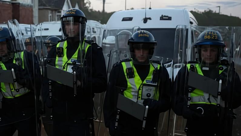 Mais seis acusados após tumultos em Southampton por assassinato de Henry Nowak