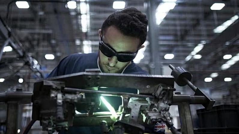 Economia britânica cai 0,1% em abril, guerra no Irã freia o crescimento