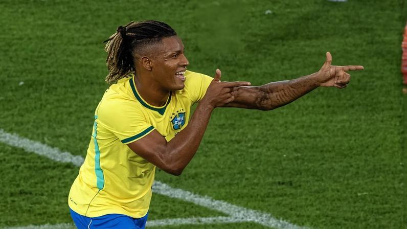 Textor critica postura de Danilo no Botafogo e admite saída para o Palmeiras
