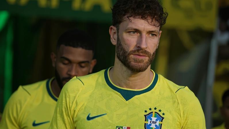 Léo Pereira, do Flamengo, pela Seleção Brasileira (Foto: Thiago Ribeiro/AGIF/Folhapress)