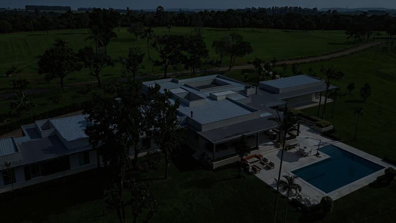 Roberto Justus mostra fazenda de luxo em SP com campo de futebol