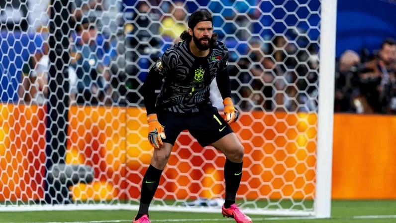 Alisson vê Brasil aquém da expectativa e pede manter a confiança