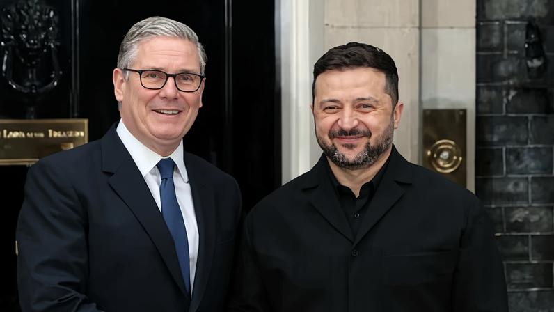 Keir Starmer welcomes Volodymyr Zelenskyy to Downing Street on Sunday.
