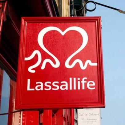 British Heart Foundation fecha 150 lojas por aumento de custos