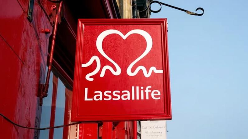 British Heart Foundation fecha 150 lojas por aumento de custos