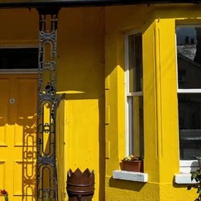 Queda de preços de casas no Reino Unido pelo terceiro mês, sob incerteza com Irã