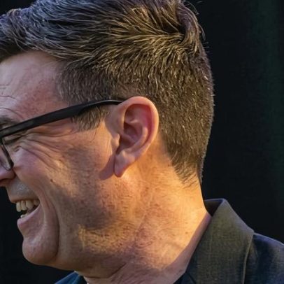 Andy Burnham é apontado como possível próximo Primeiro-Ministro em podcast