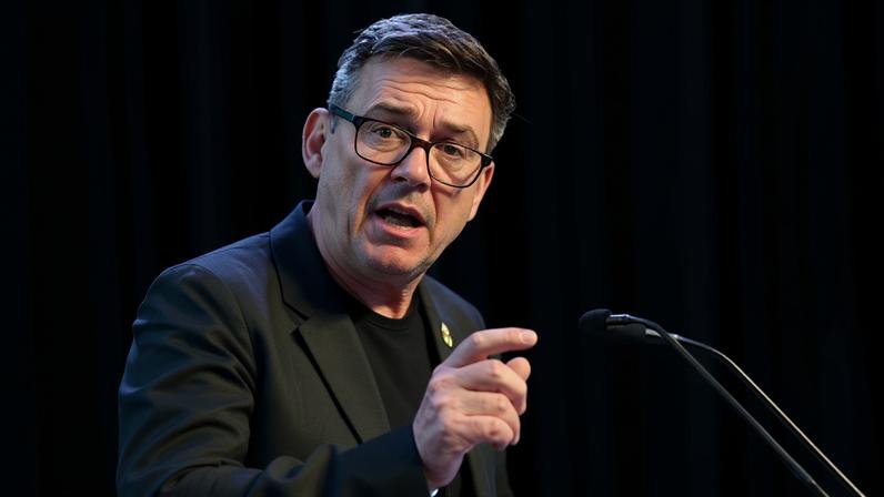 Burnham vence eleição suplementar em Makerfield e mira candidatura à liderança