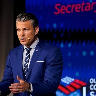 Hegseth alerta Cuba sobre aquisição de armas durante visita a Guantánamo