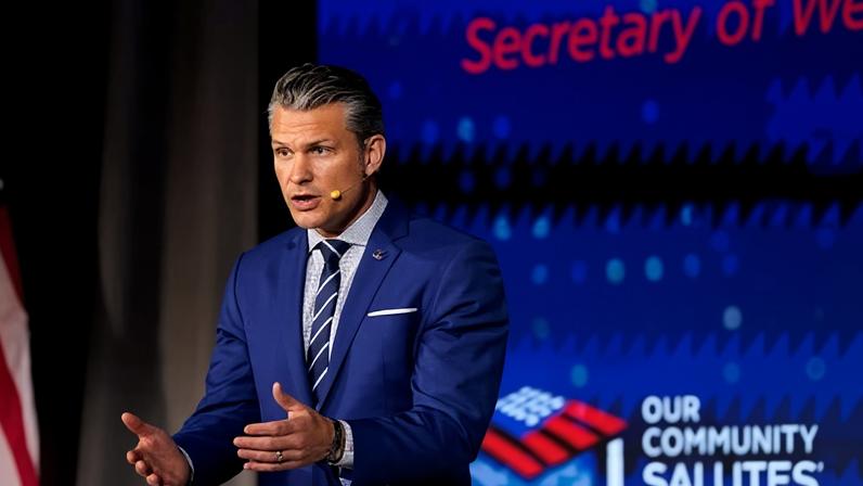Hegseth alerta Cuba sobre aquisição de armas durante visita a Guantánamo