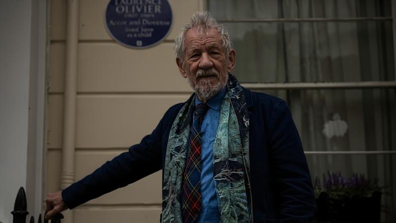 Laurence Olivier homenageado com placa azul inaugurada por Ian McKellen