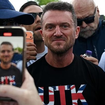 Tommy Robinson detido em Heathrow sob leis antiterrorismo