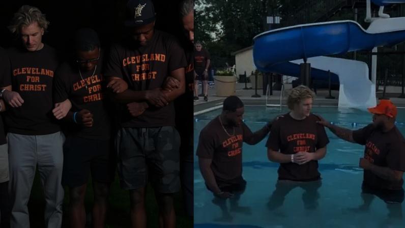 Jogadores durante o evento de batismo em Cleveland.