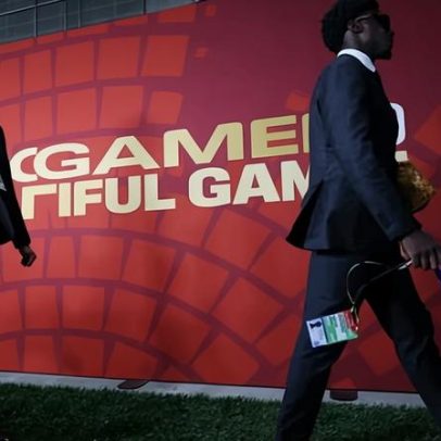 Socceroos trocam bolsas de kit por IT-bags e elevam estilo fora de campo