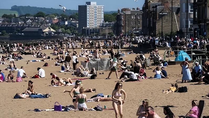Escócia registra dia mais quente de 2026, com onda de calor prevista