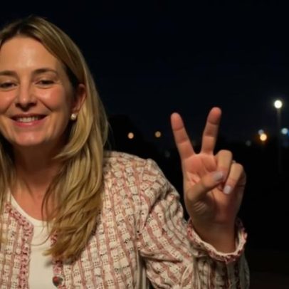 Ticiane Pinheiro comemora 50 anos com bolo de 2 andares e brigadeiros