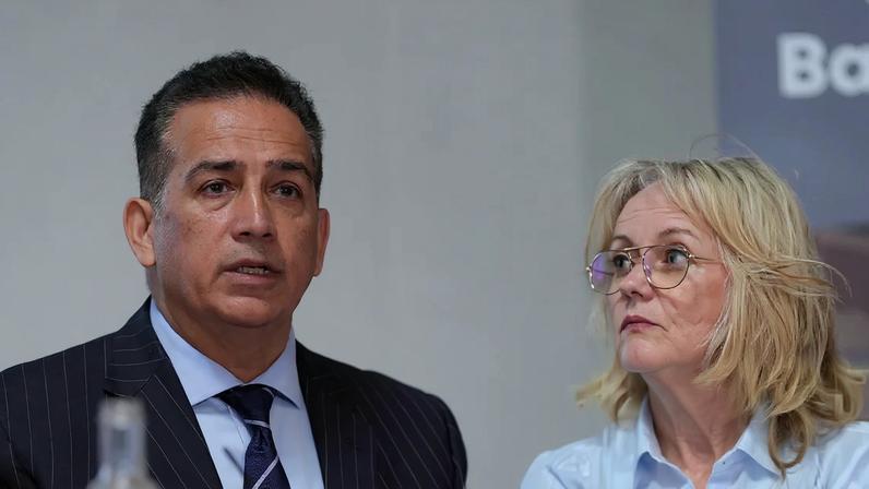 Pais da vítima de Nottingham exigem quebra de confidencialidade médica se houver risco