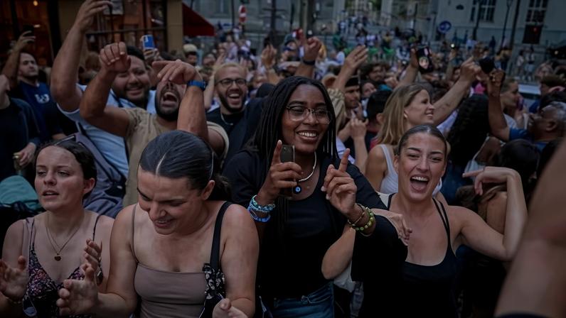Paris se prepara para 2 milhões na Fête de la Musique com alerta de calor