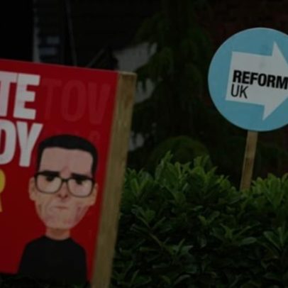 Eleitores de Makerfield dizem que posts ofensivos afastariam o candidato
