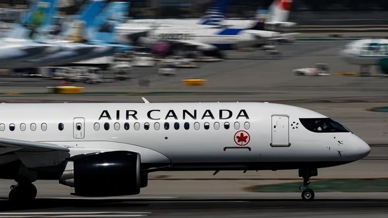 Ex-piloto da Air Canada é acusado por voar sem licença por 16 anos