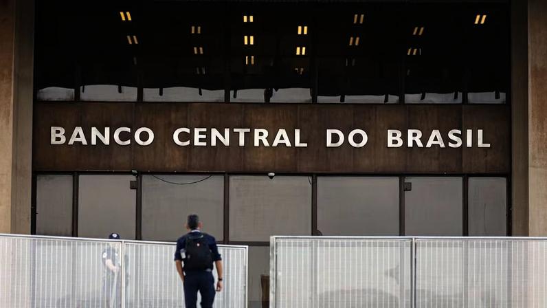 Copom reduz Selic para 14,25% e vê incerteza acima do usual para projeções
