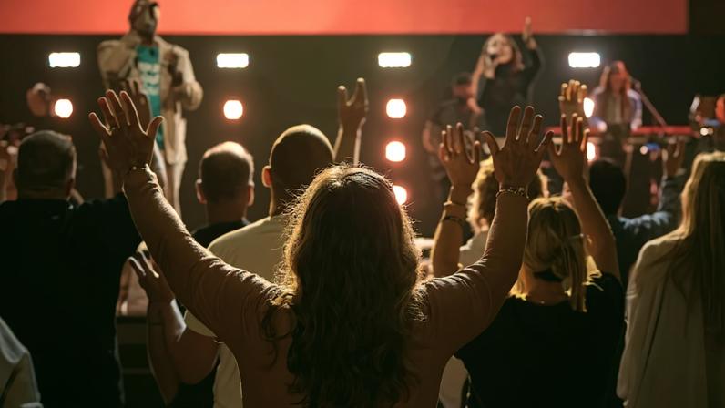 Diversidade de denominações cristãs e seu impacto na unidade da Igreja.