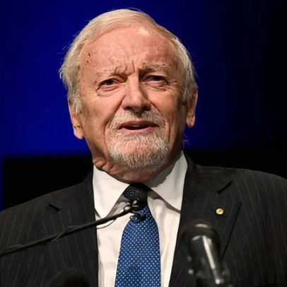 AUKUS entre as piores políticas externas, diz Gareth Evans
