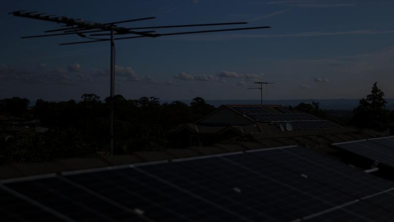 Famílias lideram a energia solar de telhados na Austrália, diz relatório