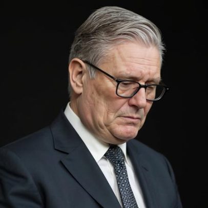 Starmer: sucessos e reveses na saúde e habitação, em gráficos
