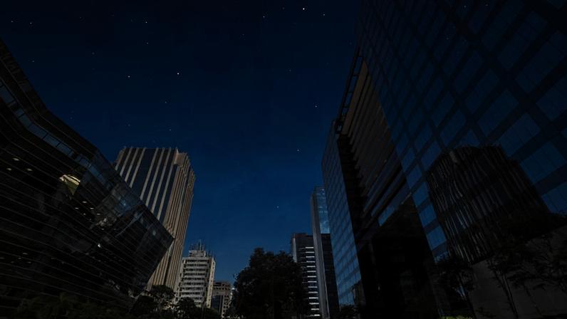 Redução da flexibilidade de trabalho reduz vacância de escritórios e dispara preços de aluguel, mas fundos imobiliários (FIIs) do setor ainda enfrentam desafios