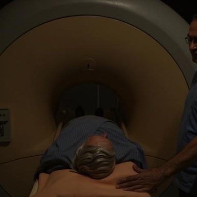 Número recorde de pessoas esperando por testes diagnósticos no NHS na Inglaterra