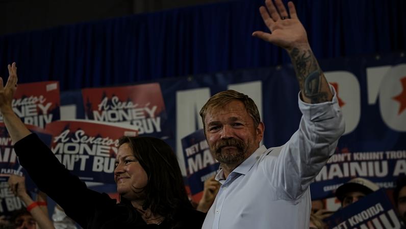 Democratas apoiam Platner em Maine; Trump reafirma domínio no GOP após primárias