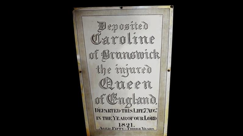 Placa do caixão da 'Rainha ferida' segue para a Treasure House Fair