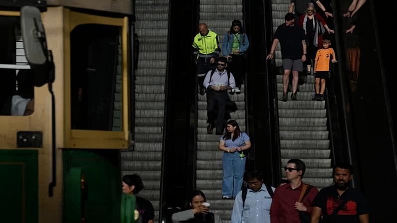 Workers on minimum wage will receive a 4.75% pay rise after a decision by the Fair Work Commission.
