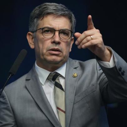 Randolfe prevê fim da regra 6×1 no Senado antes do recesso