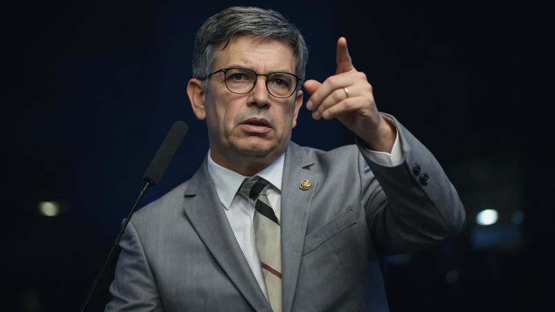 Líder do governo no Congresso firmou acordo para avançar PEC e barrar propostas com impacto fiscal. (Foto: Waldemir Barreto/Agência Senado)