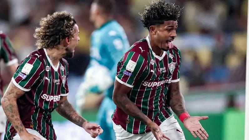 John Kennedy e Guga comemoram gol do Fluminense (Foto: Marcelo Gonçalves/ Fluminense FC)