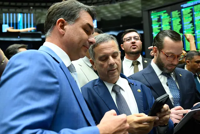 Parlamentares da oposição articulam no Senado mudanças na PEC do fim da escala 6"1 e defendem uma proposta alternativa. (Foto: Andressa Anholete/Agência Senad)