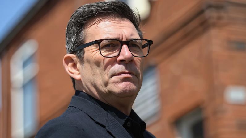 Andy Burnham nega indenização às mulheres Waspi